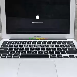 Apple MacBook Pro 2015  • Processor, Intel Core i5 4GB Ram128GB SSD Storage Battery's lif in Ethiopia